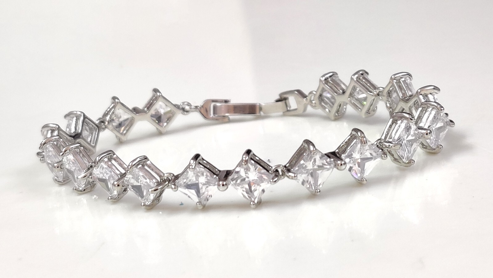 Beautiful Zircon Square Cut Showstopper Fashion Jewelry Tennis Bracelet 7″