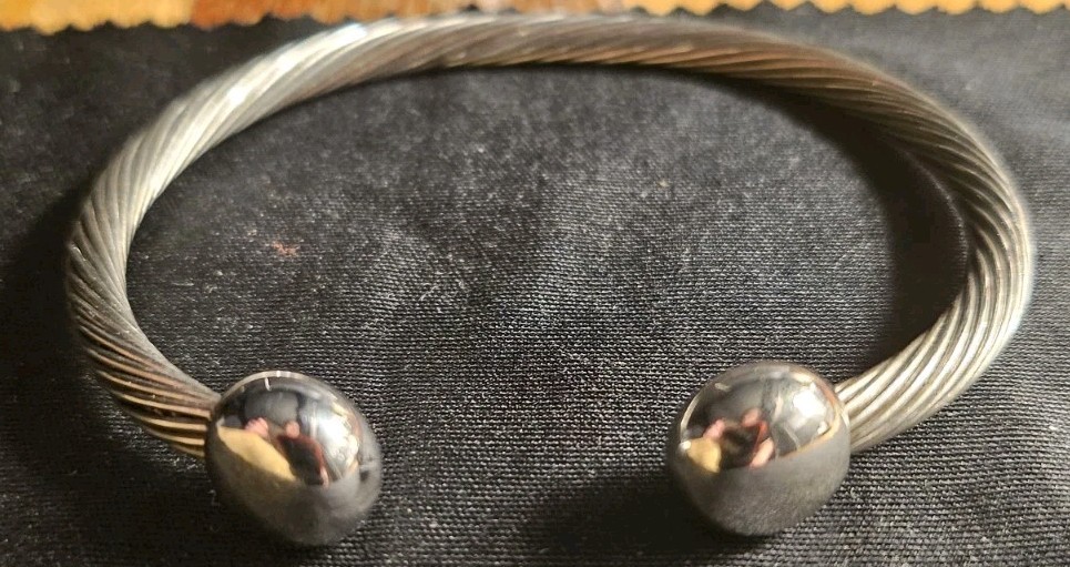 Q-Ray Deluxe Ionized Silver Wellness Bracelet – Medium – NOS – Vintage