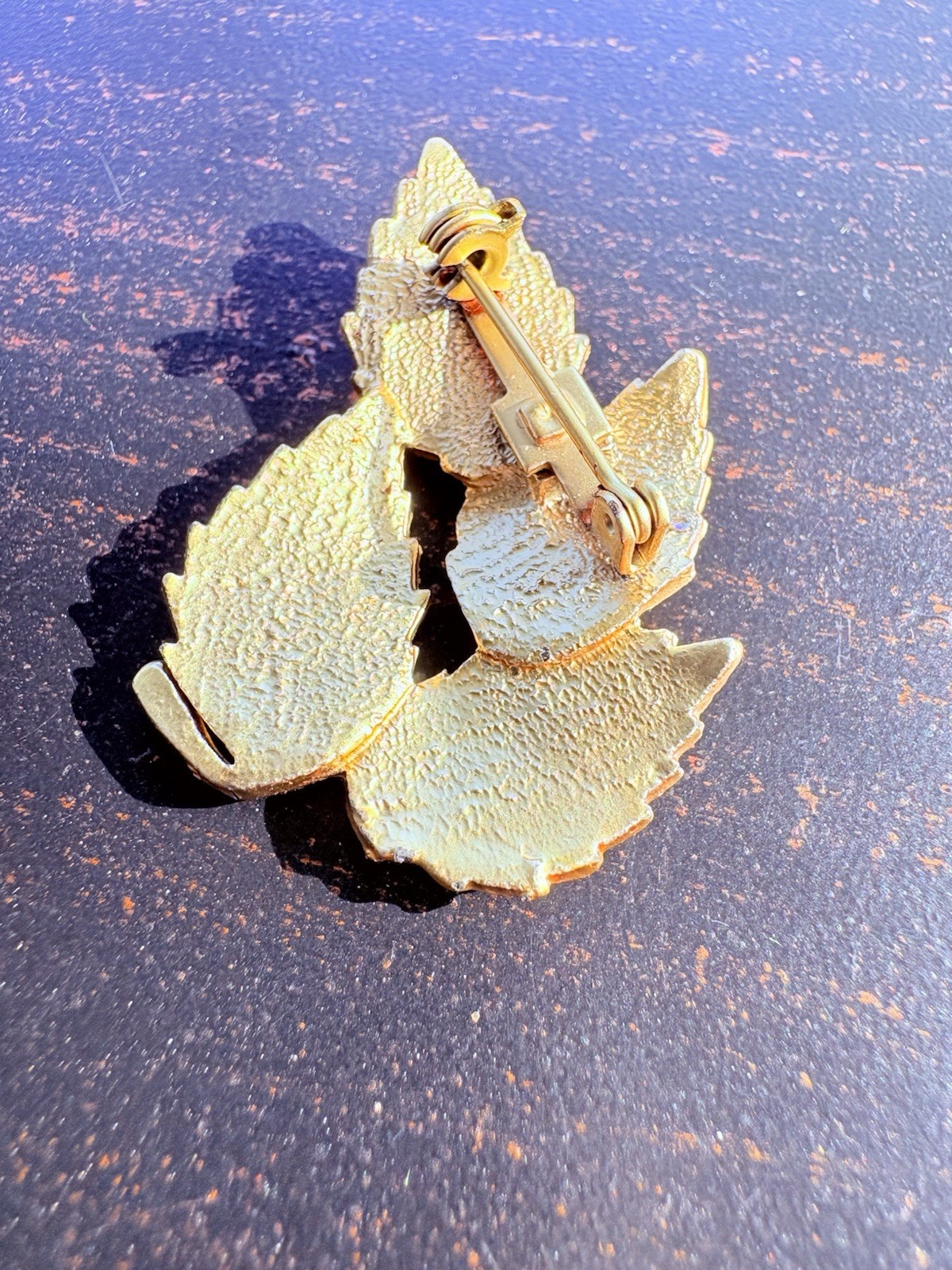 Gold Tone Textured Leaf Cluster Brooch Pin 1.75in Flowers & Plants Theme