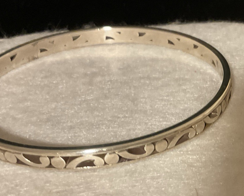 ICONIC SWIRLS! STUNNER NWT BRIGHTON CONTEMPO SLIM OPEN SCROLL BANGLE BRACELET