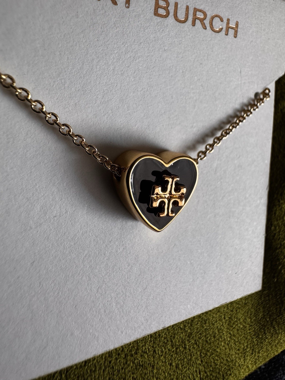 Tory Burch Kira Heart Pendant Gold tone Necklace 16-18” w/pouch Excellent GIFT