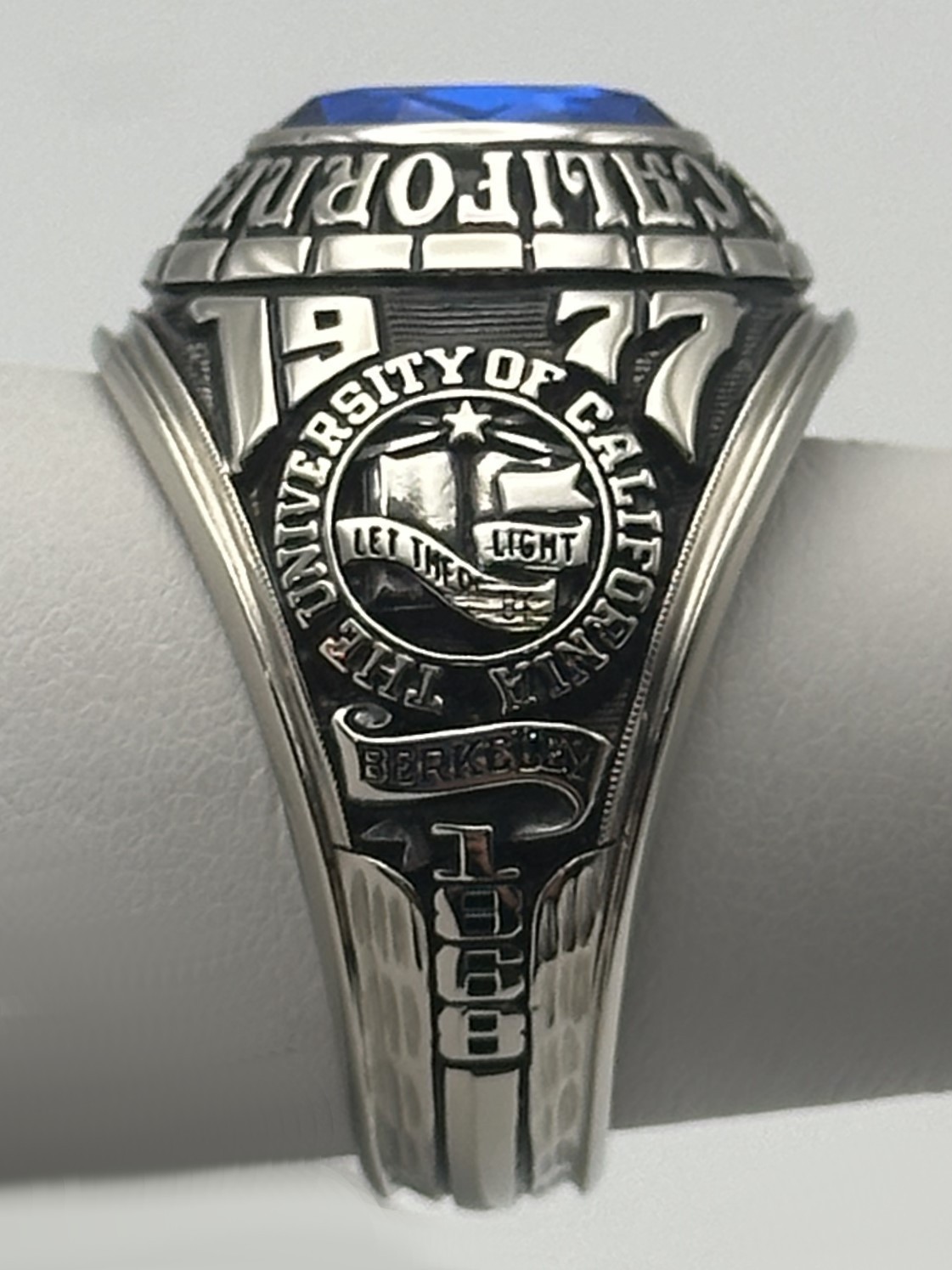 9k White Gold Josten’s Class Ring, Cal Berkeley, Size: 10.5 17.1 grams