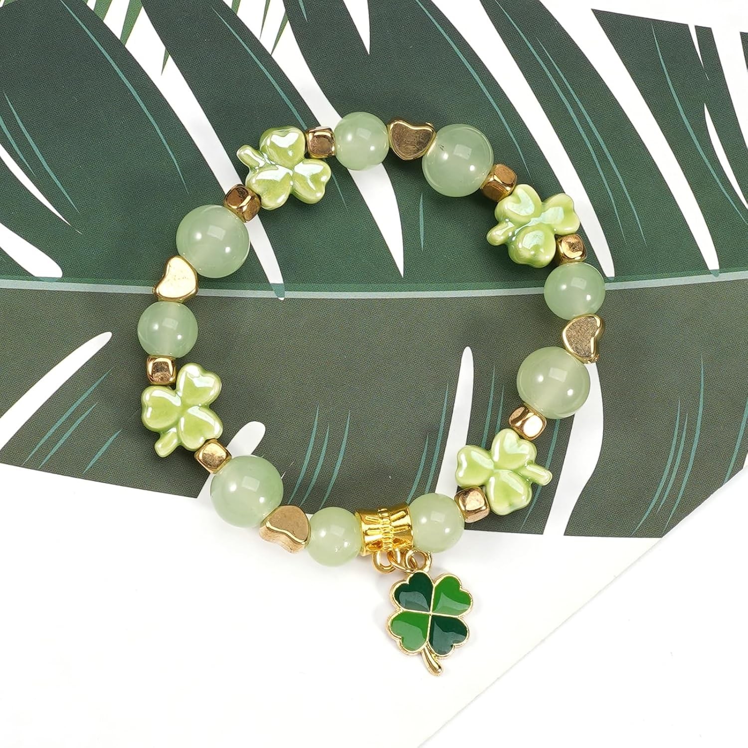 Lucky Clover Stretch Bracelet – Lightweight Beaded Accessory for All Occasions