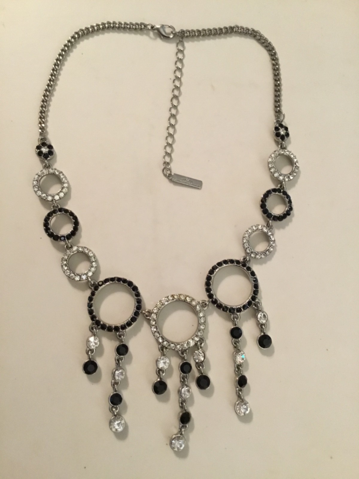 VTG SENSO DI DONNA RHINESTONE NECKLACE SILVER TONE BLACK & CLEAR GLAMOUR-16-19″