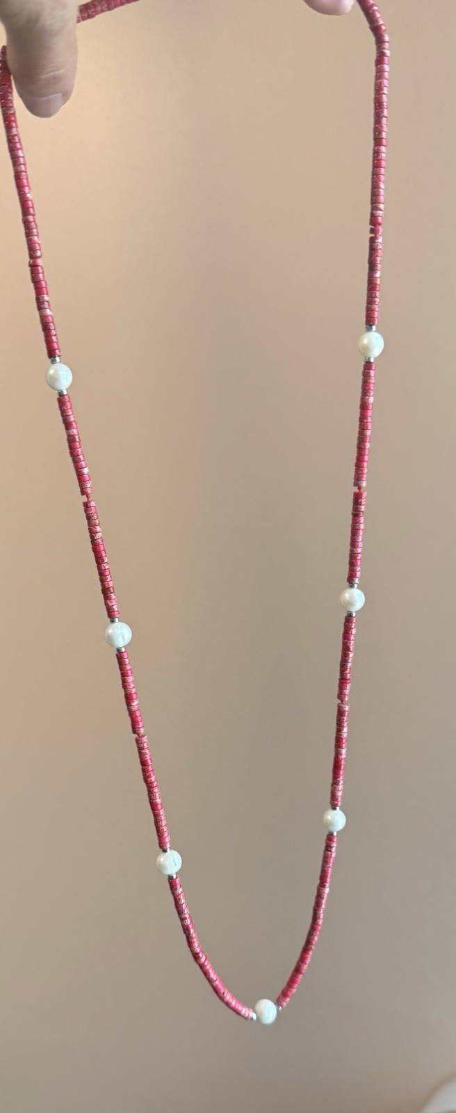 Red White Pearl Round Beaded Necklace, Stone Beads, Ball/Bead Chain Style