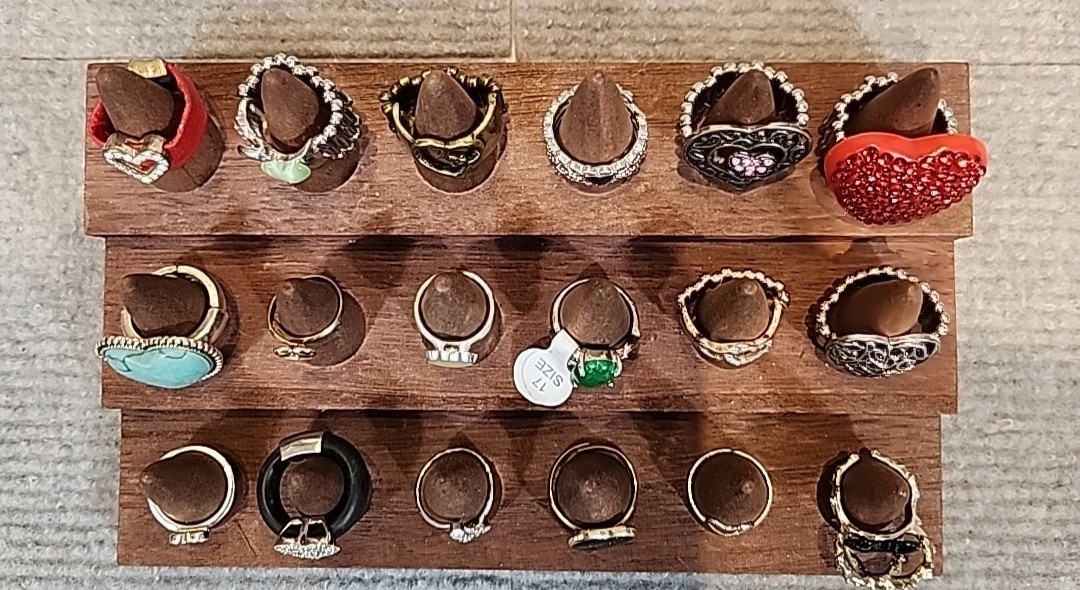 Jewelry 18 Heart Rings Adjusts Sized Stretch See Description Lot #152