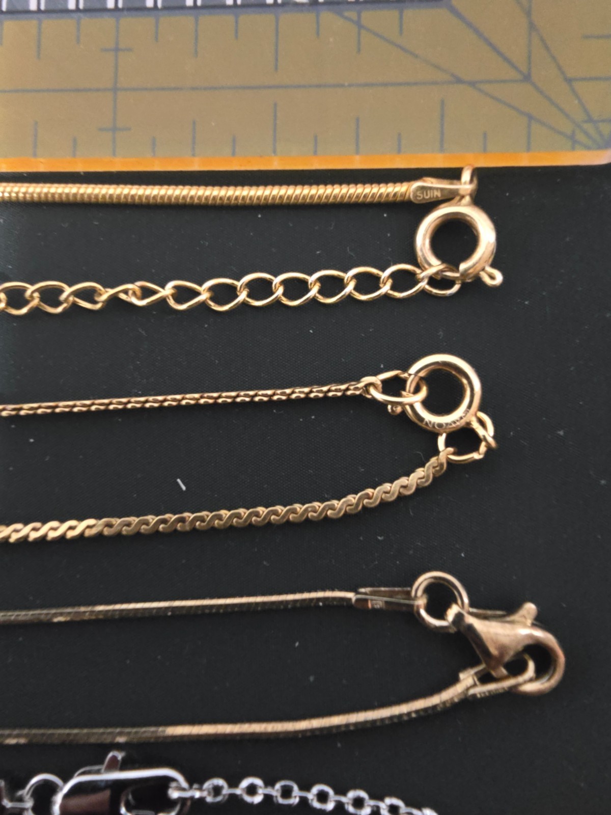 Lot of (14) Necklaces Mixed Metals/Materials (925,avon,monet)