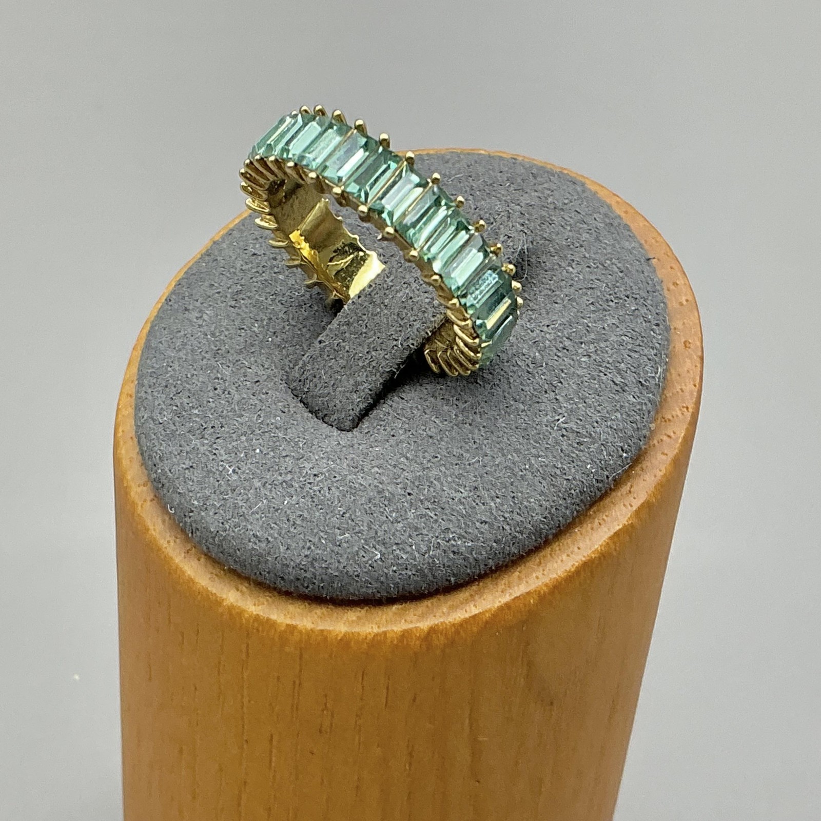 J.Crew Ring Size 6 Gold Tone Green Baguette Glass Eternity Band Womens Fashion