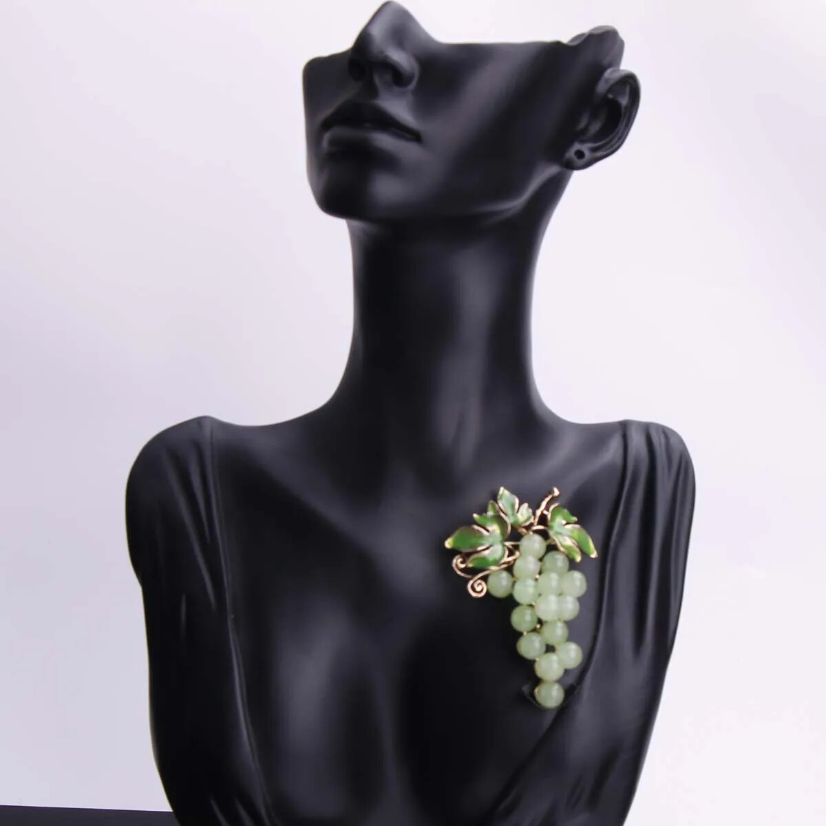 Luxury Glass Grape Brooch Pin Fruit Collar Badge Chic Plant Corsage for Women