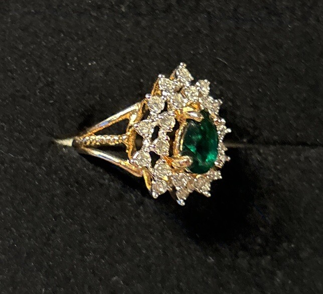 Vintage 18K HGE Gold Plated Green Pear Cluster Ladies Ring Size 5 NOS
