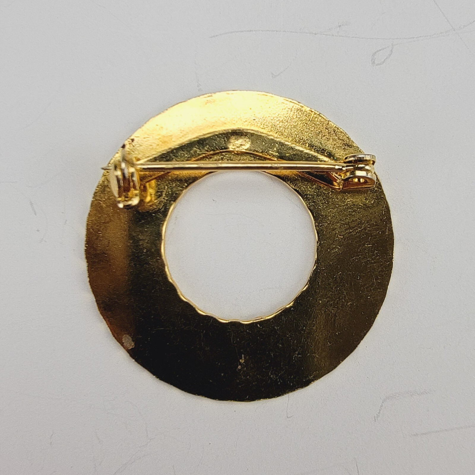 Vintage Gold Tone Sunburst Circle Brooch Scalloped Edge Round Pin 1.25 Inch