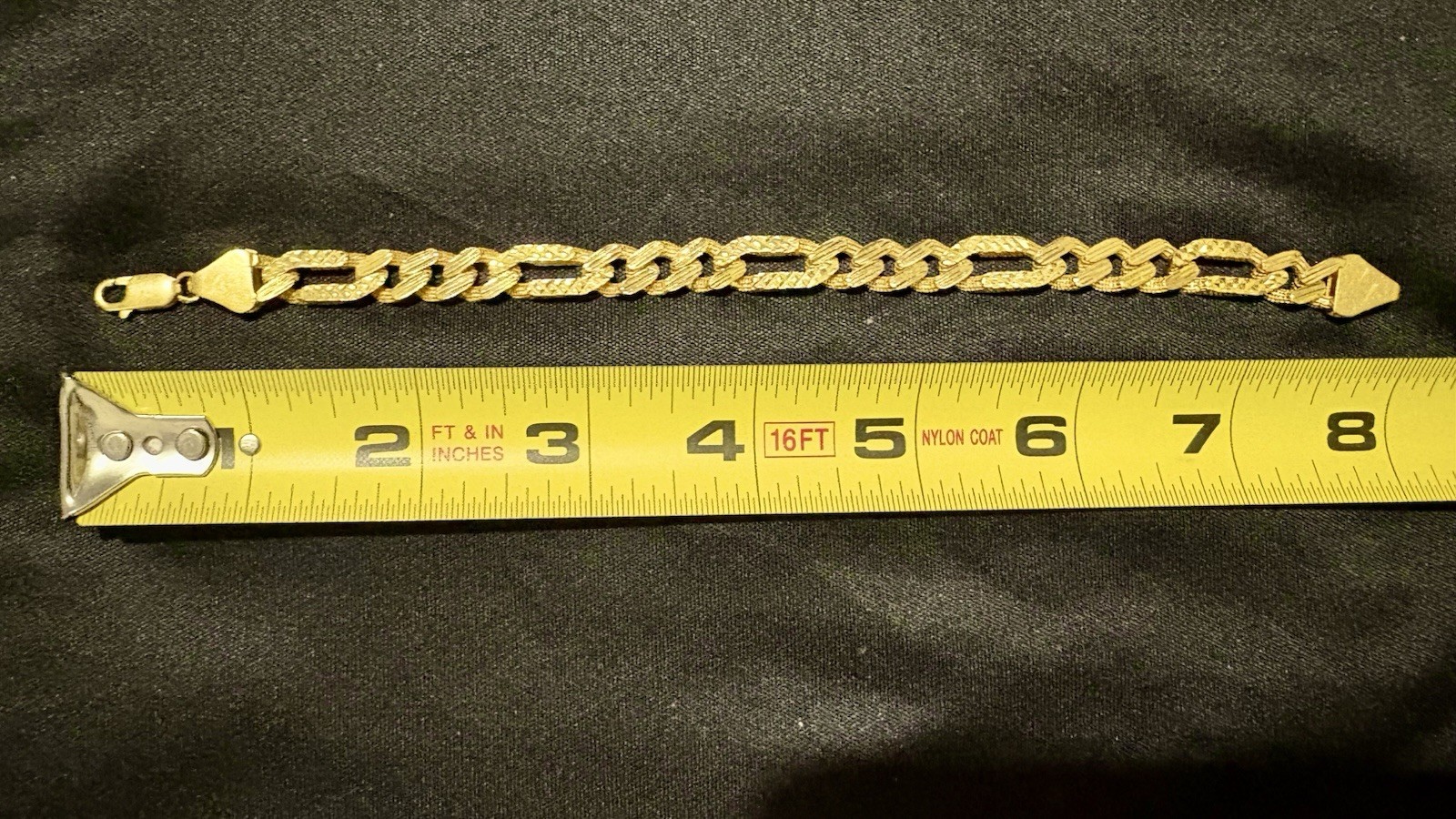 22K Gold Figaro Chain Link Bracelet 8in. Lobster Clasp, No Main Stone