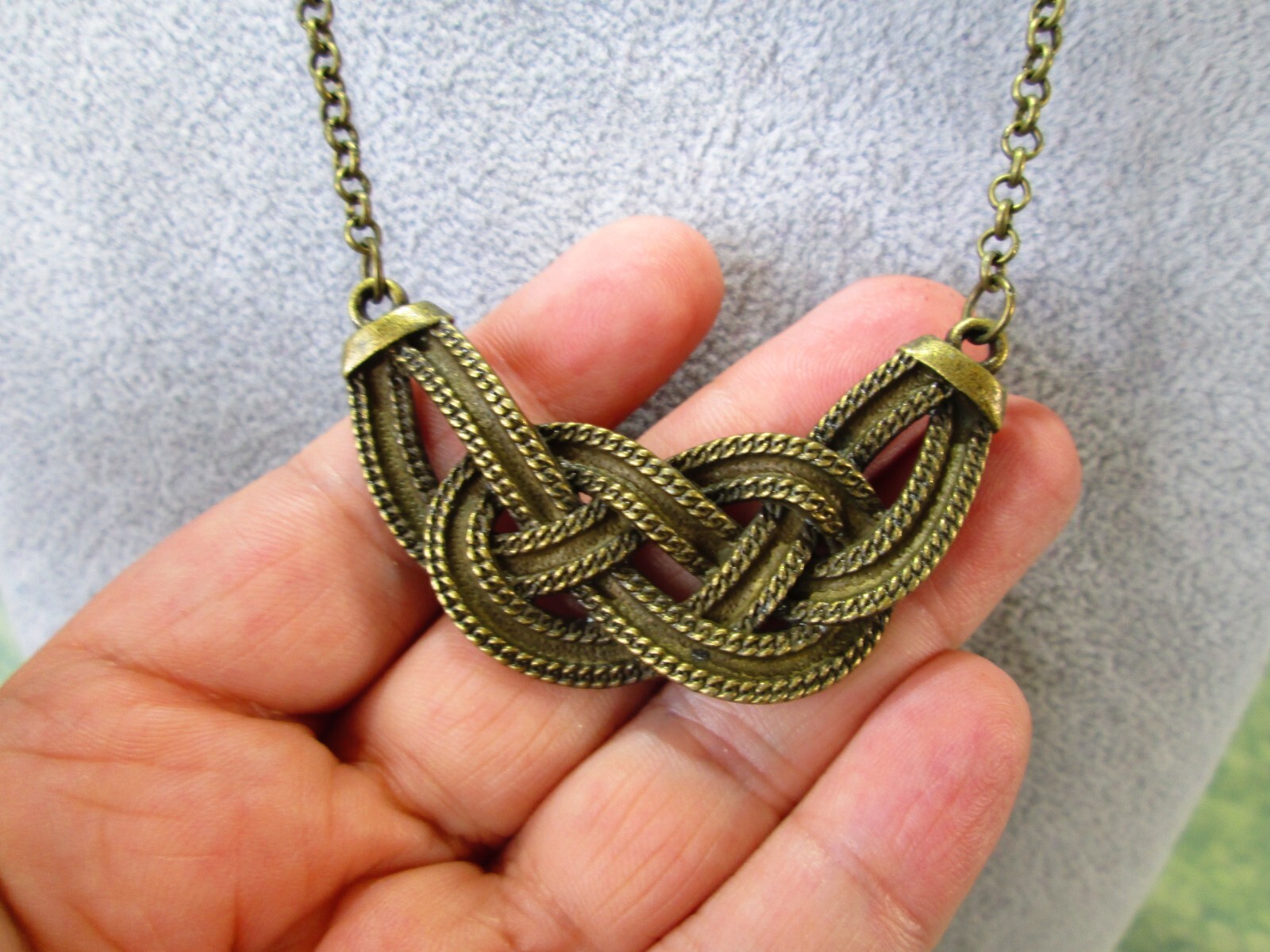 Antiqued Brass Tone Knotted Pendant Necklace 18″-20.5″ / 4N