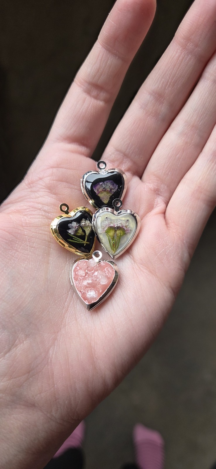Heart lockets (4) Gold/silver color.