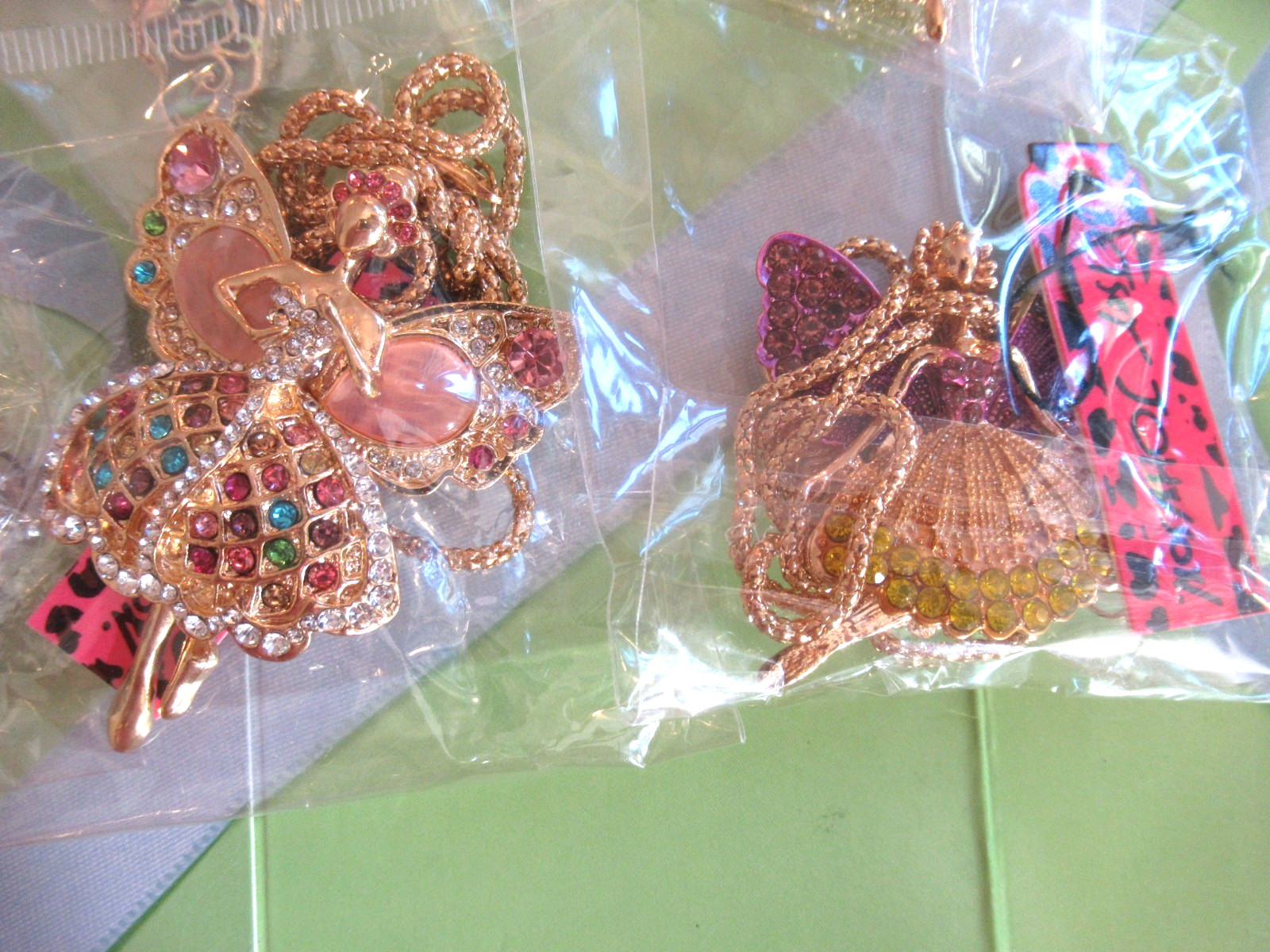 BETSEY JOHNSON Novelty Pendant Necklaces Fairies Angels Fairytale & Fantasy 6pcs