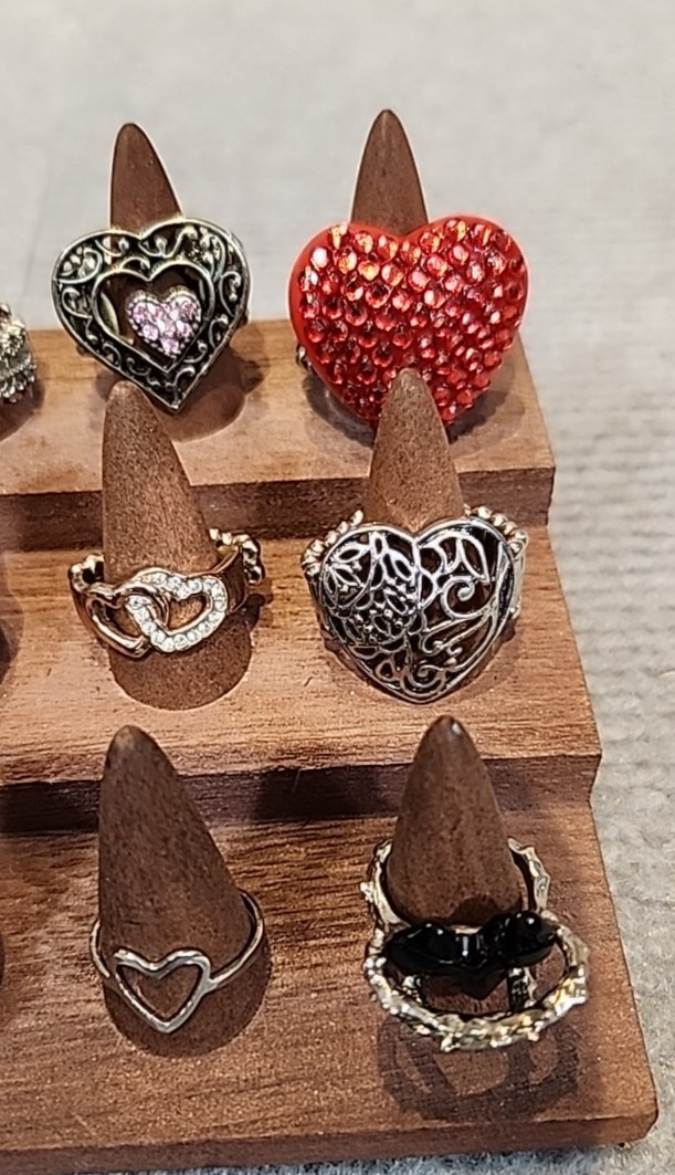 Jewelry 18 Heart Rings Adjusts Sized Stretch See Description Lot #152