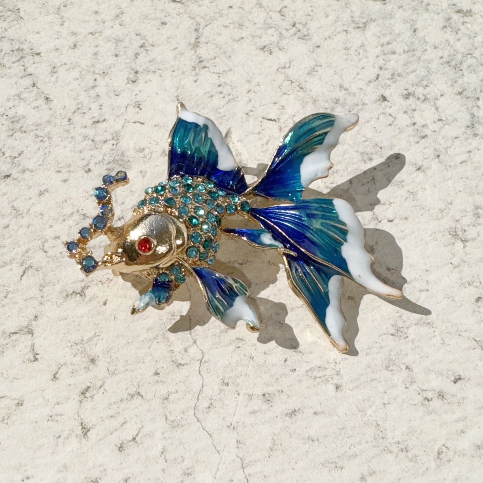1pc Sparkling Goldfish Rhinestone Brooch