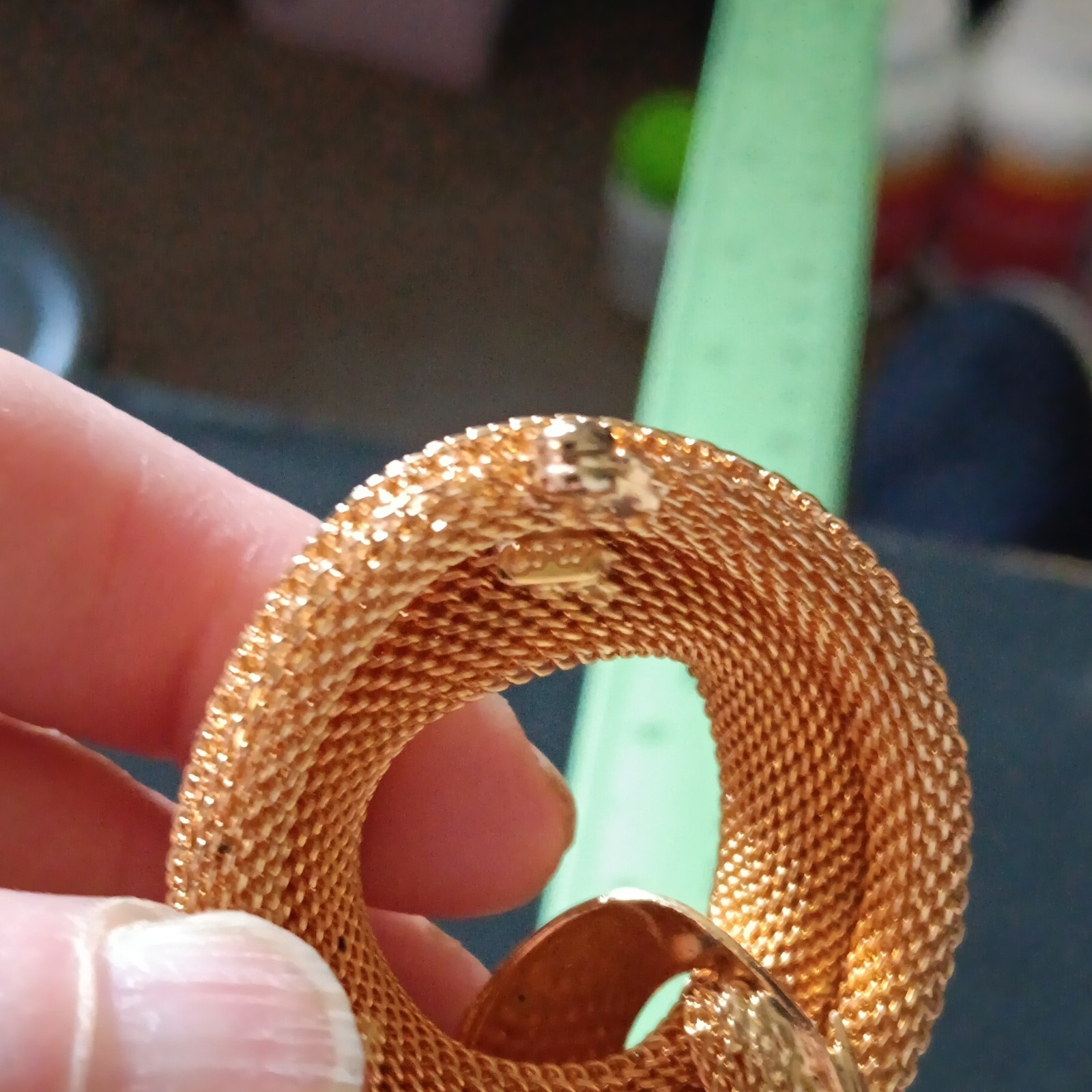 Coro Gold Tone Textured Mesh Round Circle Brooch Pin 2 in Metal Beauty Theme