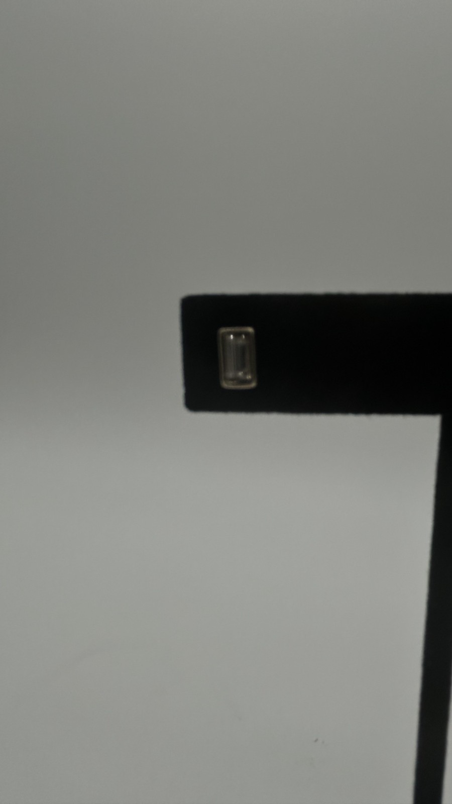 DECORATIVE GLASS STUDS FOR EVERYDAY WEAR