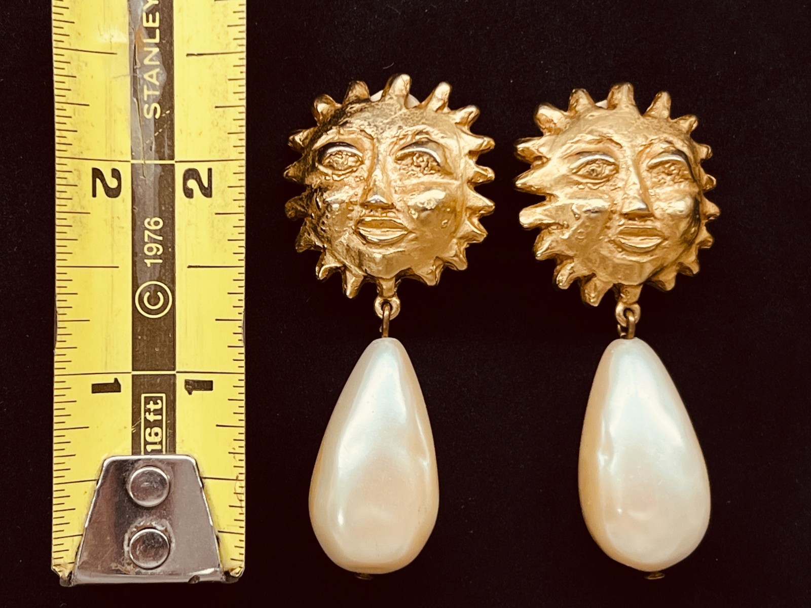 Donna Karan DKNY 1980’s / 90’s Drop Pearl Gold Sun Earrings – Robert Lee Morris