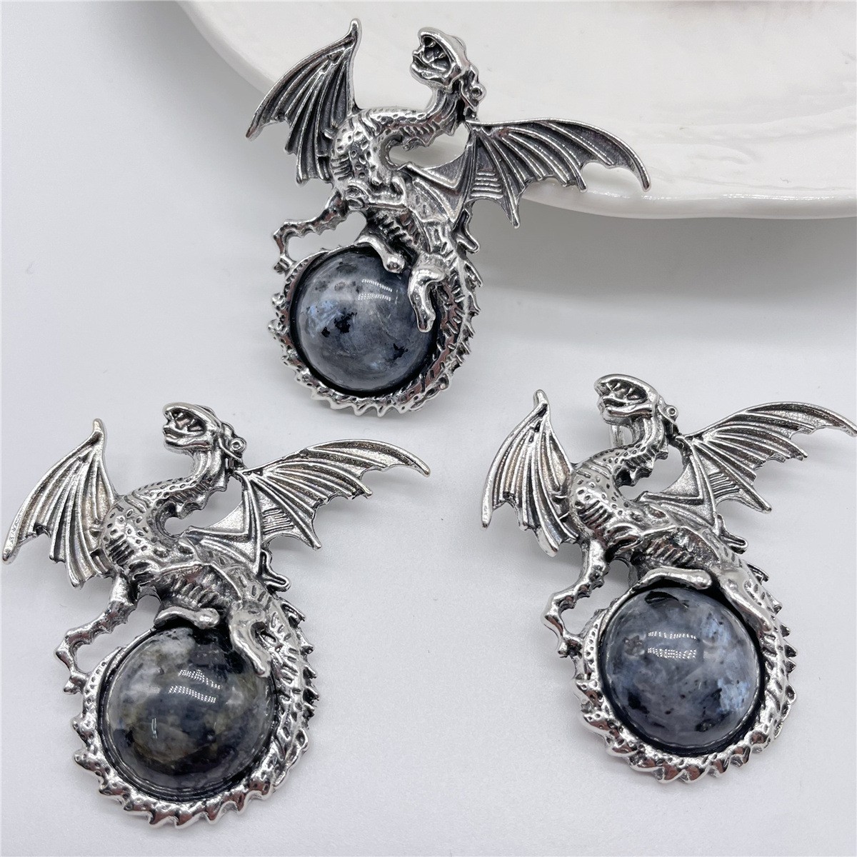 10pcs Mixed Natural Stone Flying Dragon Pendants Healing DIY Jewelry Making