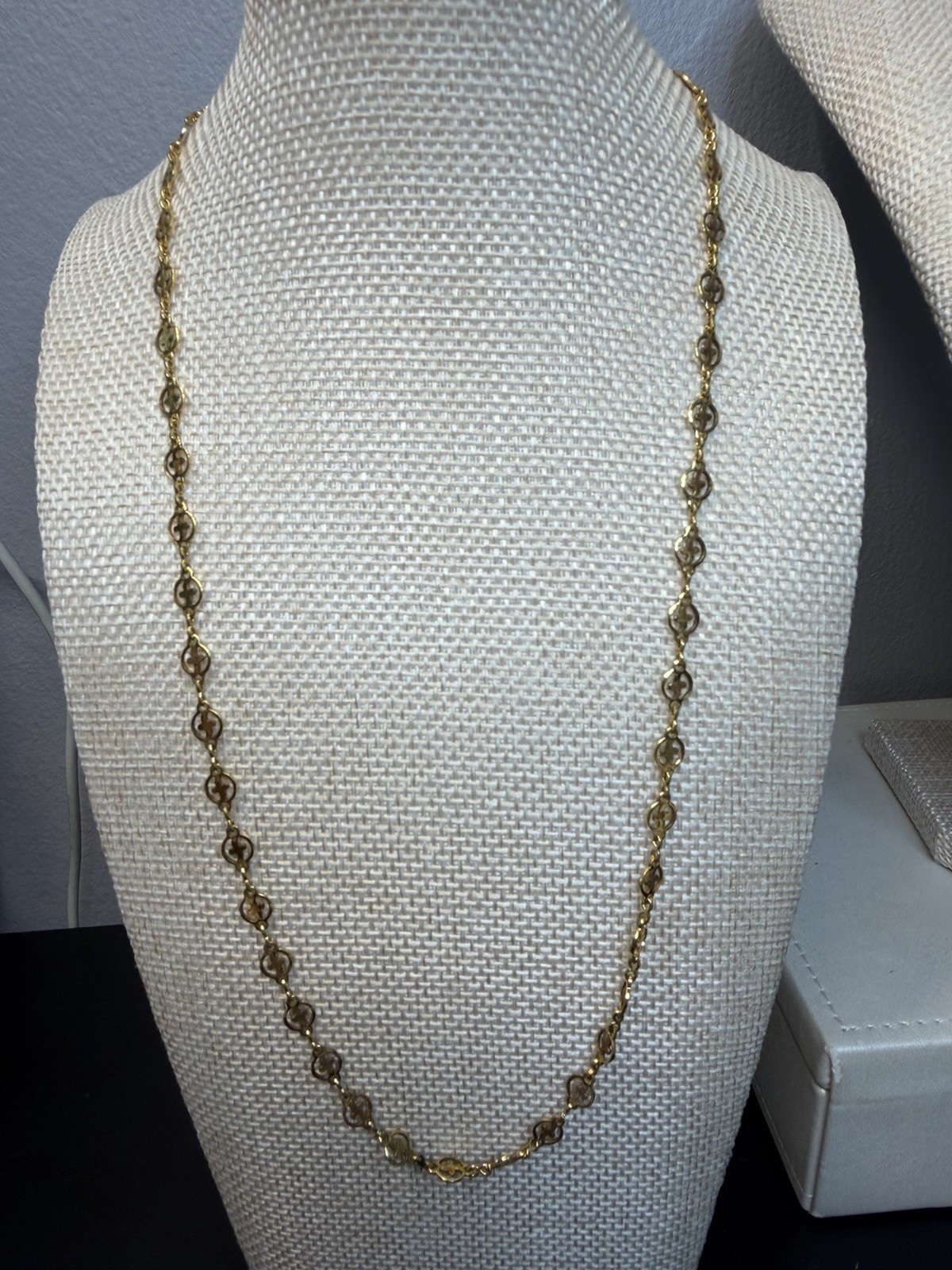 Gold Tone Metal Link Chain Necklace Spring Ring Clasp No Stone