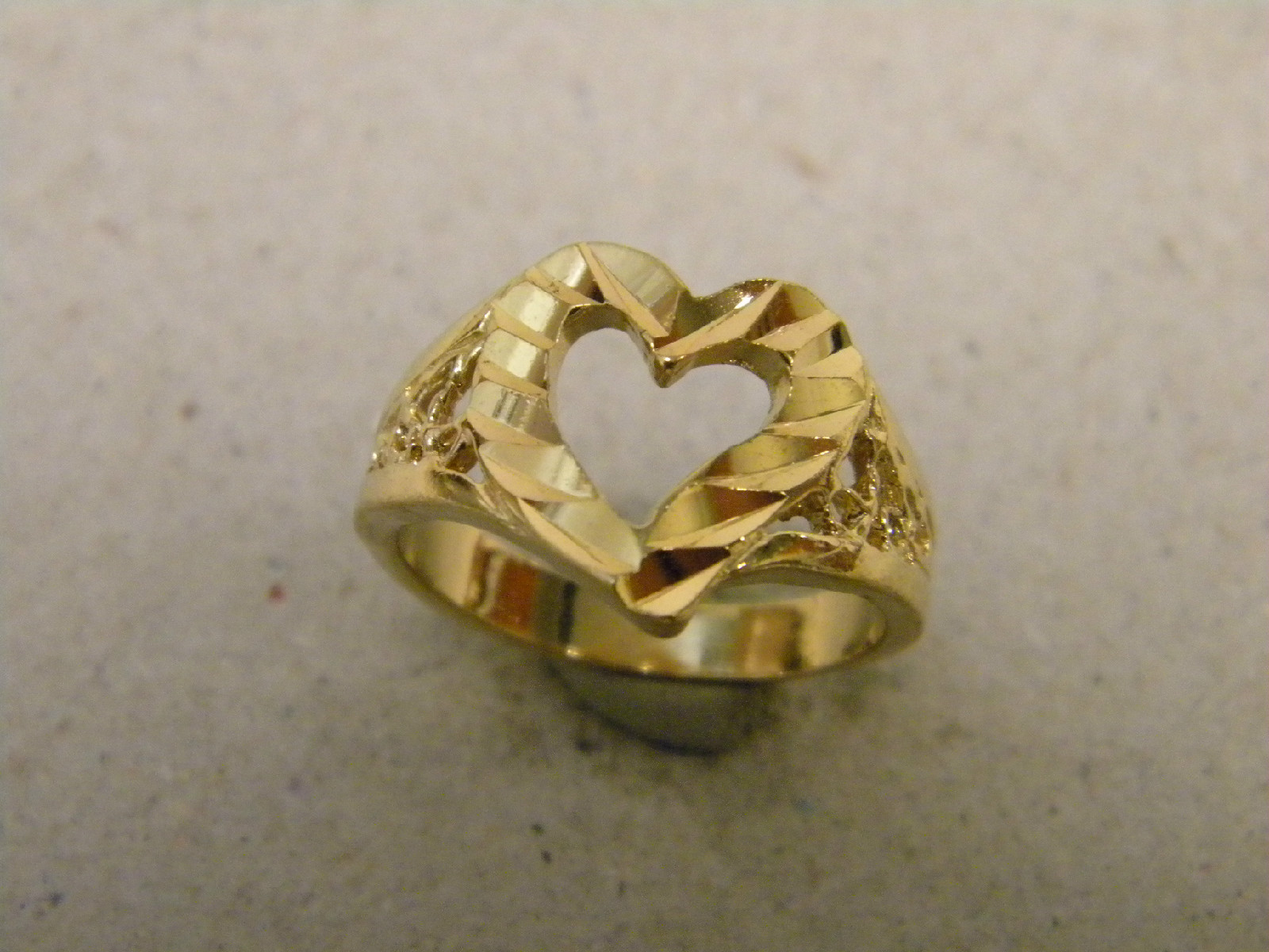 Lady’s Girl’s Women’s Yellow Gold Plated Filigree Open Heart Ring Size 7 7.5 8 9