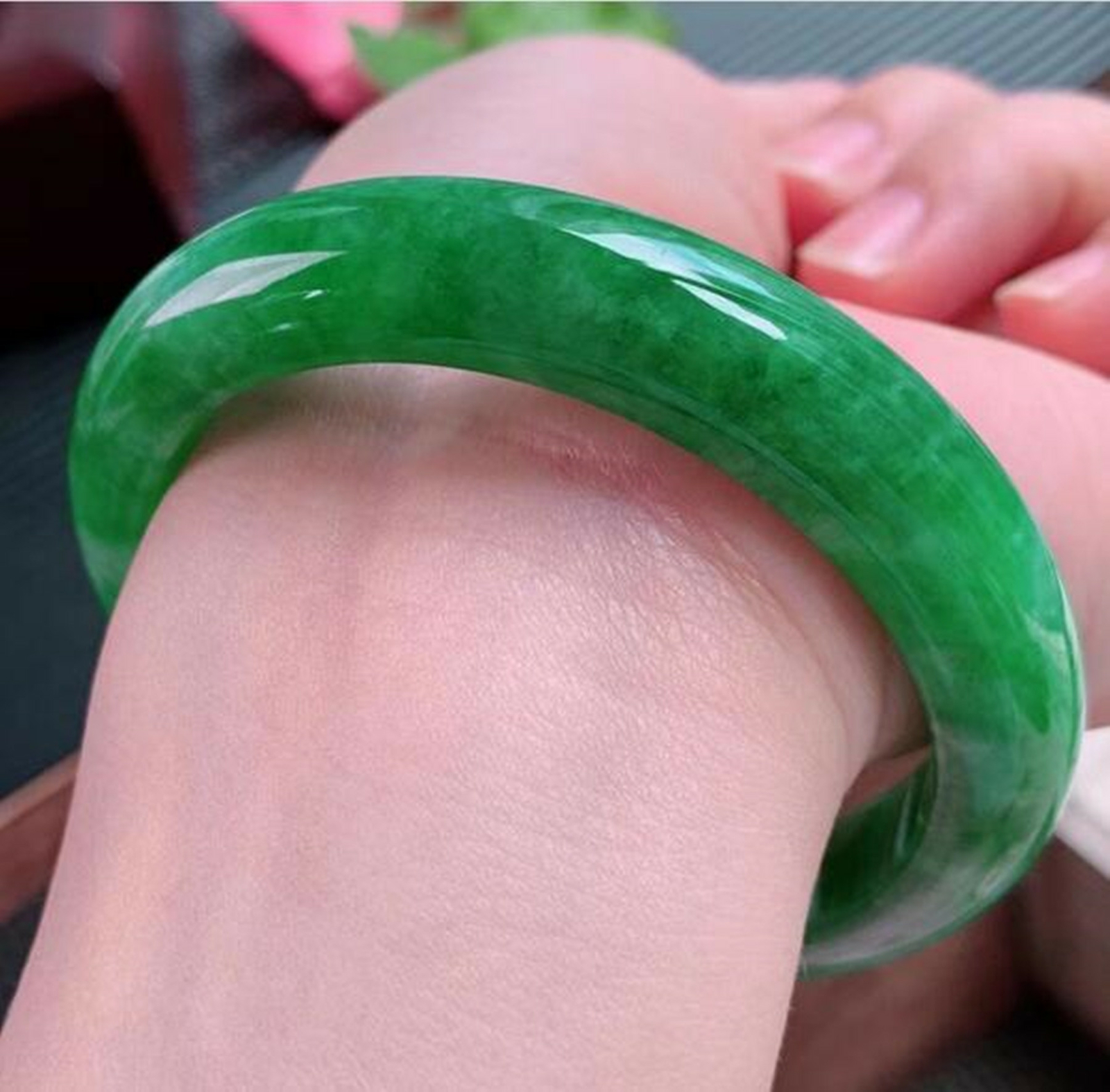 100% Natural Green Jade Gemstone Bangle Bracelet 54-60mm Jewelry AAAAA++