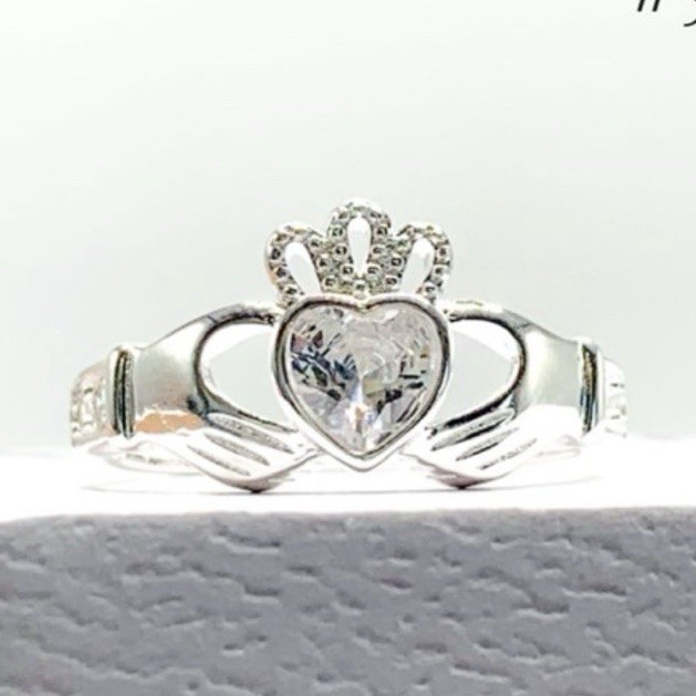 Heart Hug Ring Silver Tone Heart Band Love Theme Sizes 5 6 7 8 9