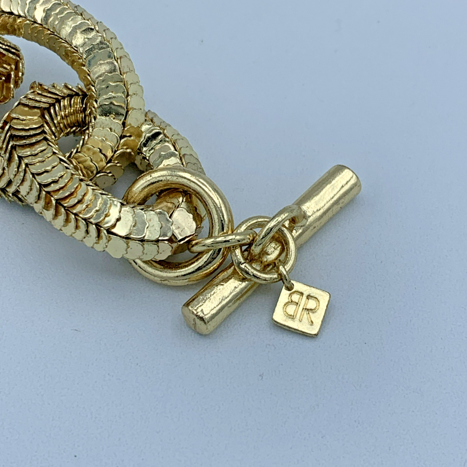 Banana Republic 7-8 inch Gold Tone Chunky Chain Toggle Bracelet B6-52
