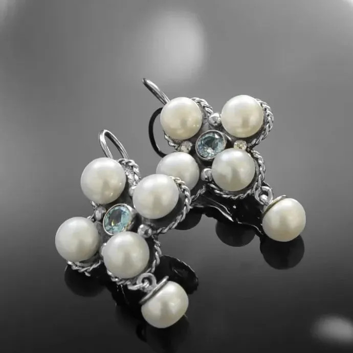 Retro Baroque Style Women’s Earrings Elegant Pearl Inlay Zinc Alloy Jewelry