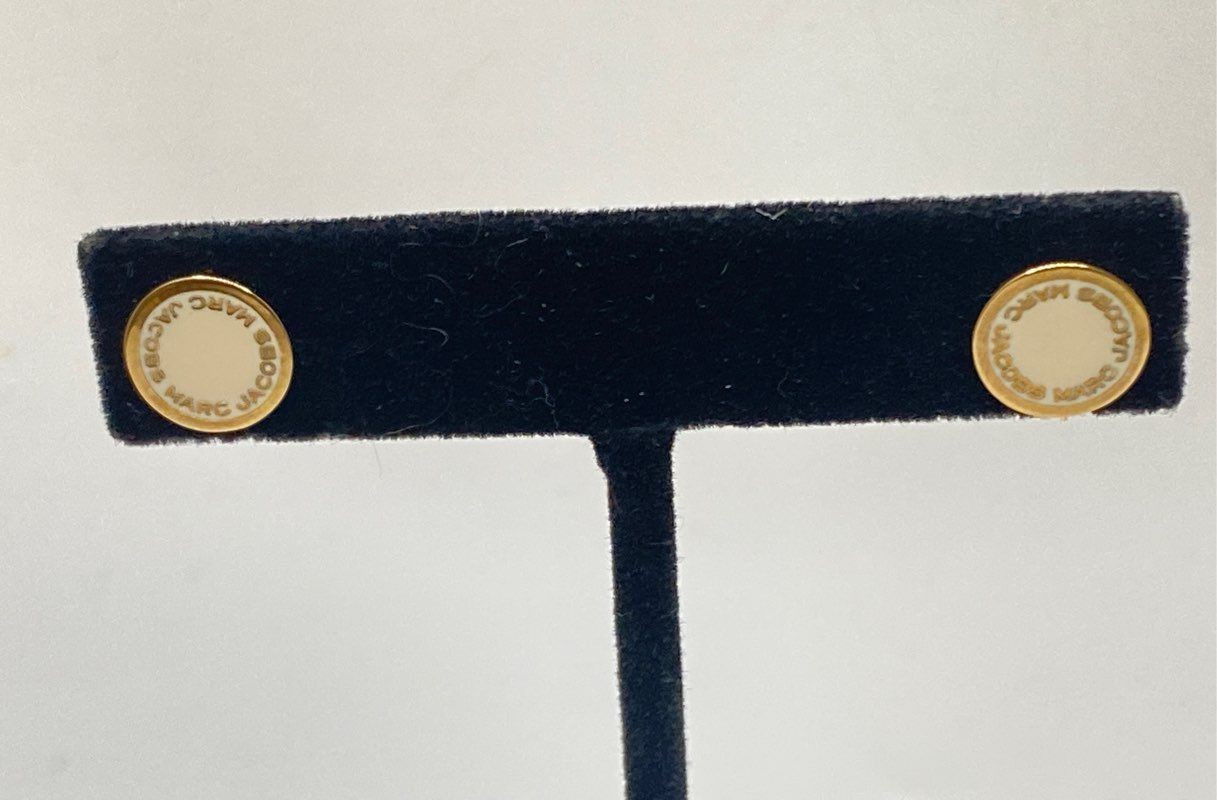 Marc Jacobs Gold Tone Cream Enamel Logo Disc Stud Earrings 10mm NWT