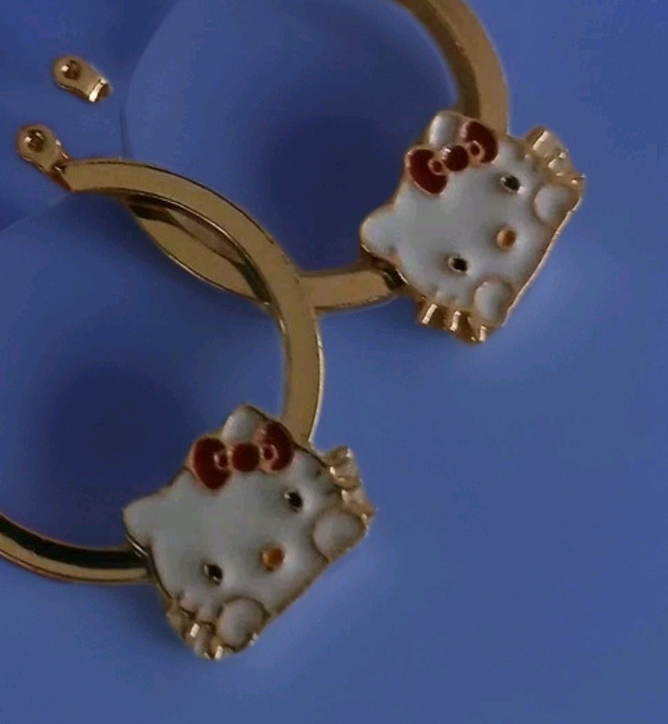 Hello Kitty ! Goldtone 1″ Hoops, Leverback, New! Youth,teens,adults!