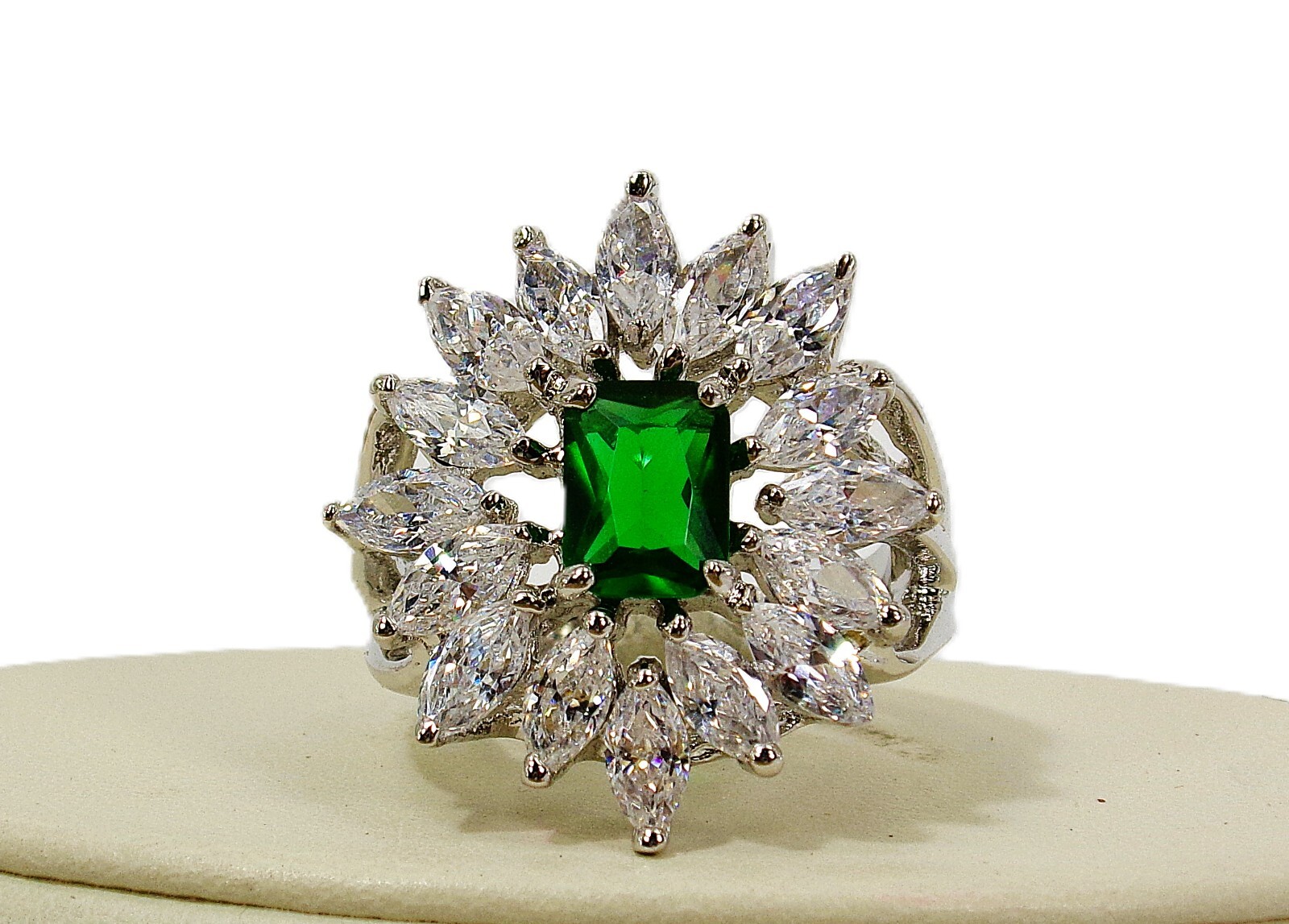 Green rectangle cubic zirconia stone ring, clear marquise stones all around SZ 8