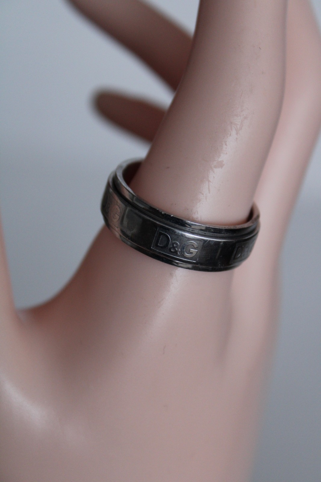 Designer D & G Dolce & Gabbana Unisex Adult Spinner Ring Band, S: 12.5