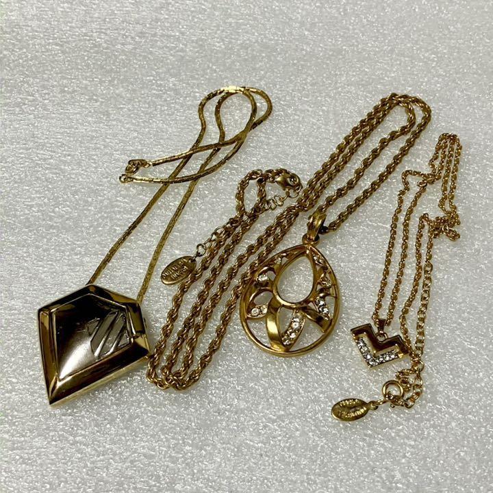 Good quality ◎ Valentino necklace and 3 other pieces set, bulk sale