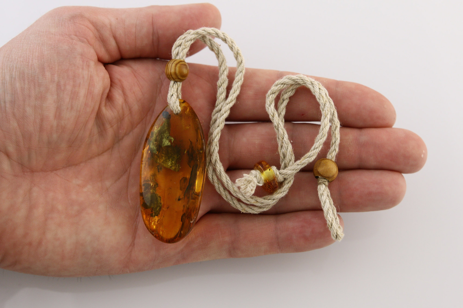 Genuine BALTIC AMBER 3 Fossil INSECTS Pendant on Linen String 15.7g 181025-2