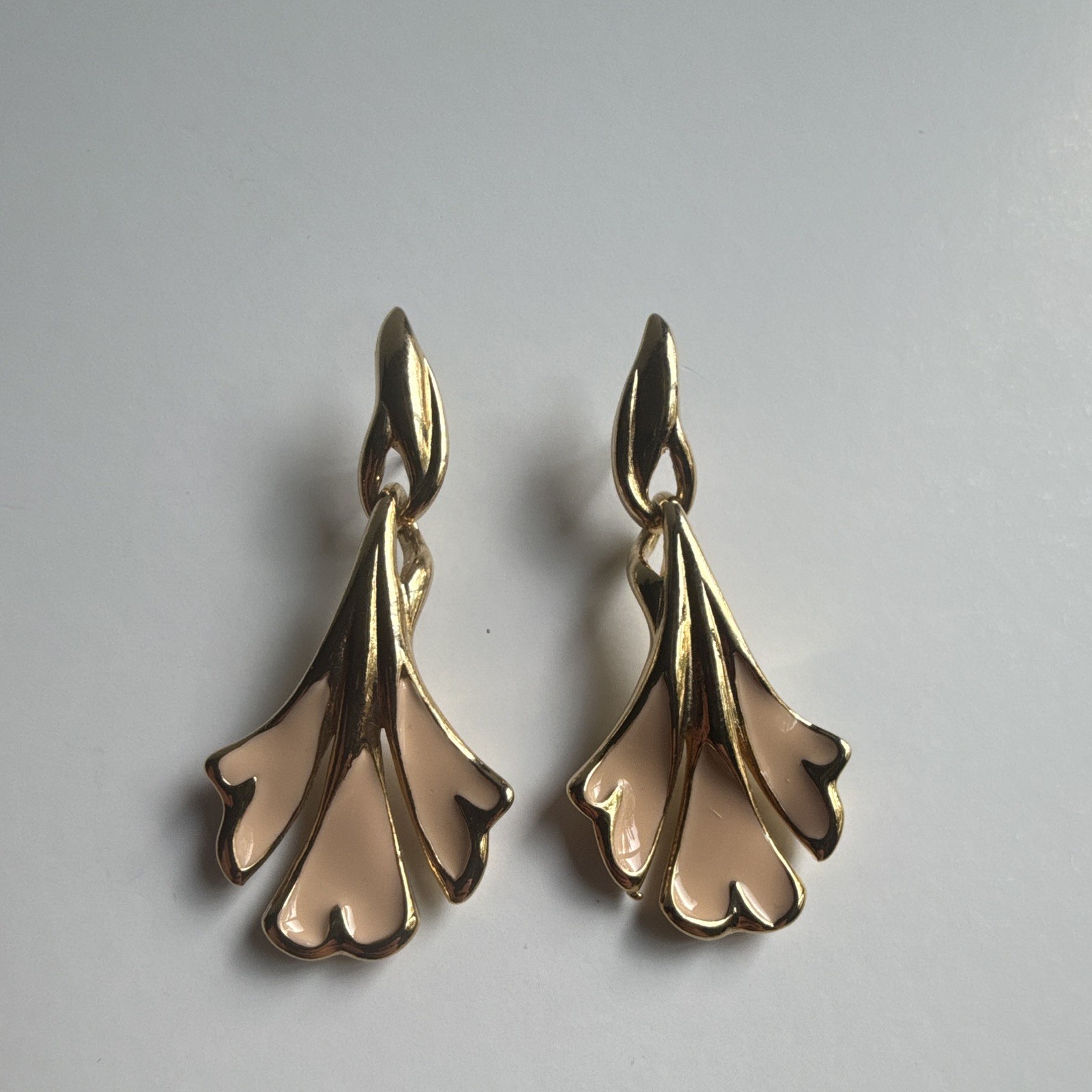 Vintage Crown Trifari Signed Pink Enamel Flower Gold Tone Dangle Earrings