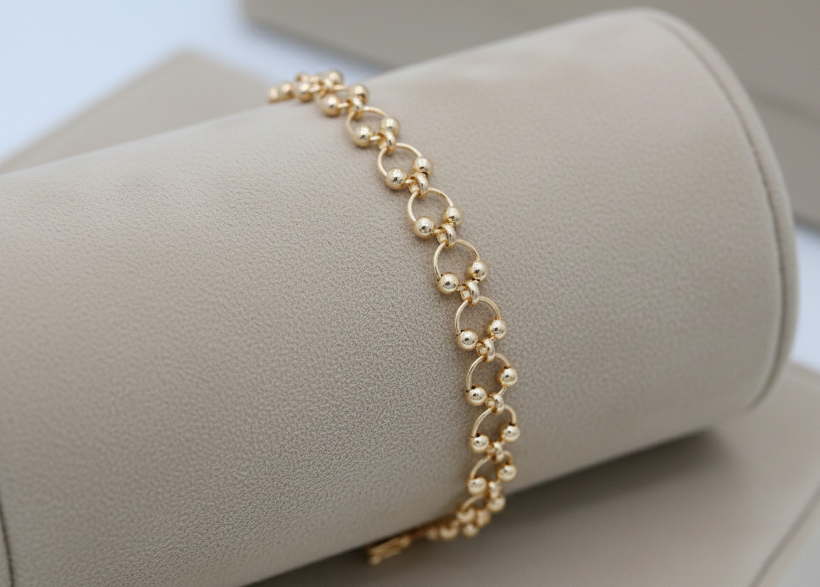 Elegant 18K Gold Plated Bracelet Modern Geometric Chain Pattern Bracelet