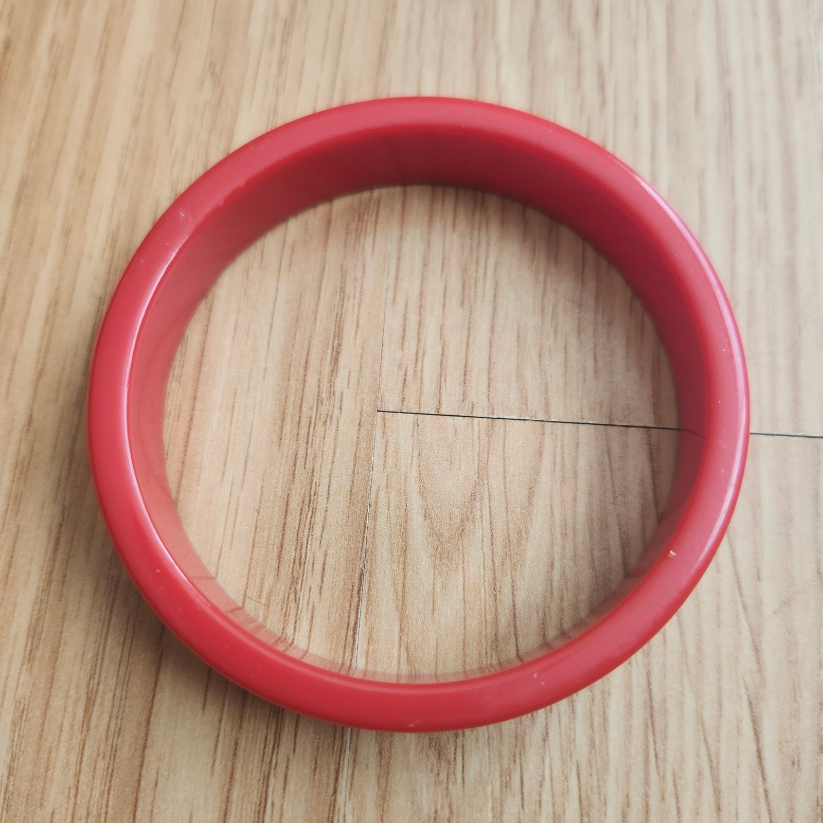 Chunky Red Plastic Bangle Bracelet 0.5″ Wide 6.6mm Thick Glossy Statement Stack