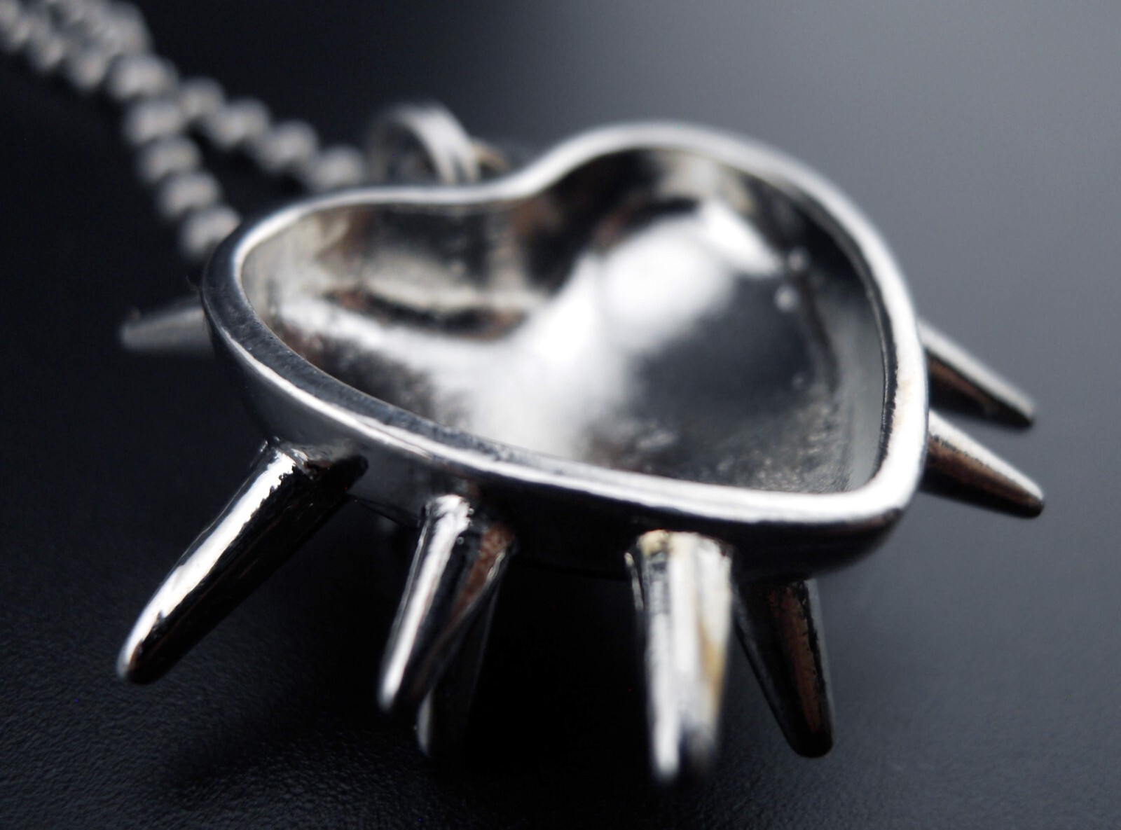 Spiked Heart Necklace Stainless Chain New Pendant Gothic Thorns Jewelry Spikes