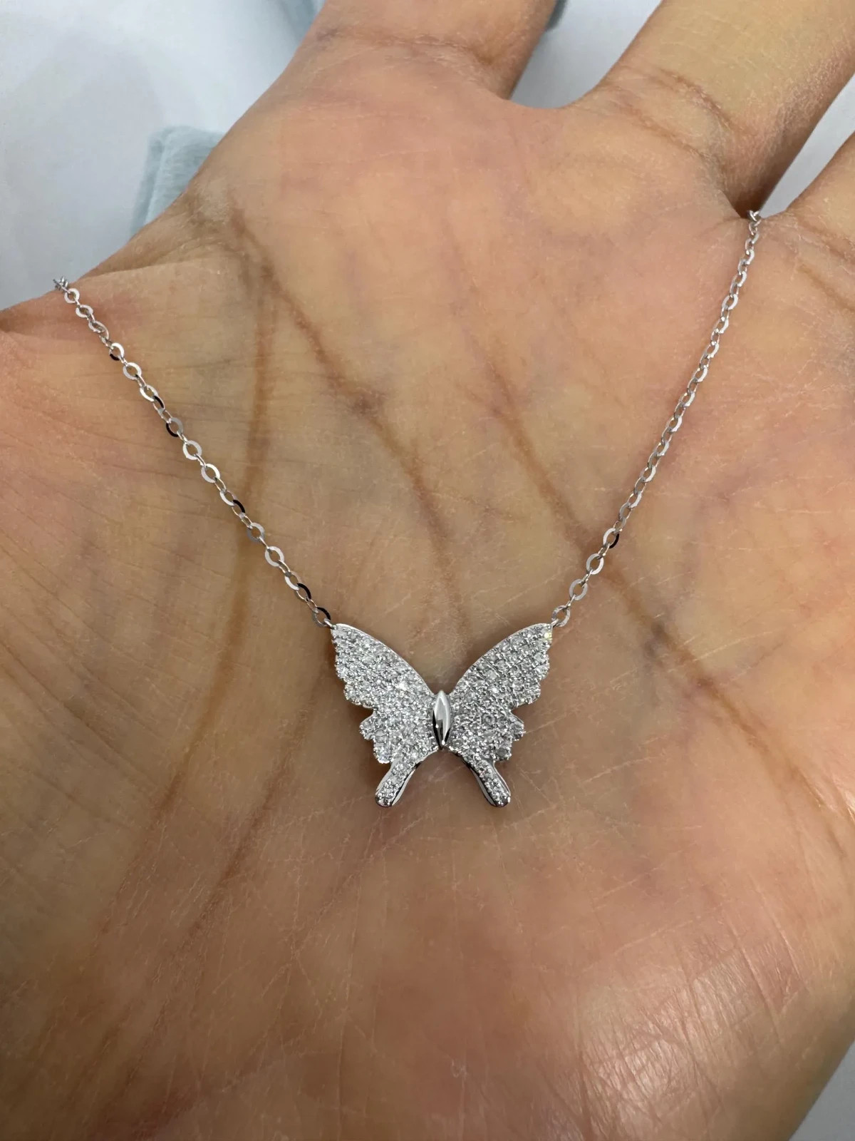 Lab Grown 1.00 Ct Round EF VS Diamond Butterfly Shape Necklace in 14K Gold
