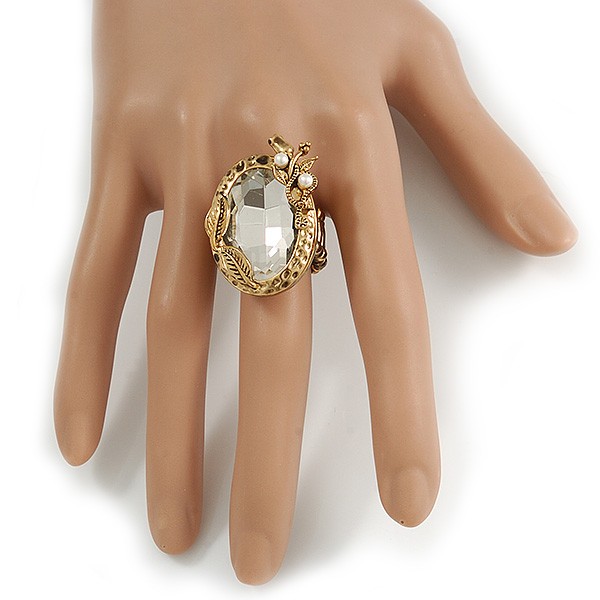 Vintage Inspired Oval Glass Ring In Aged Gold Tone Metal – 30mm Across – 7/8