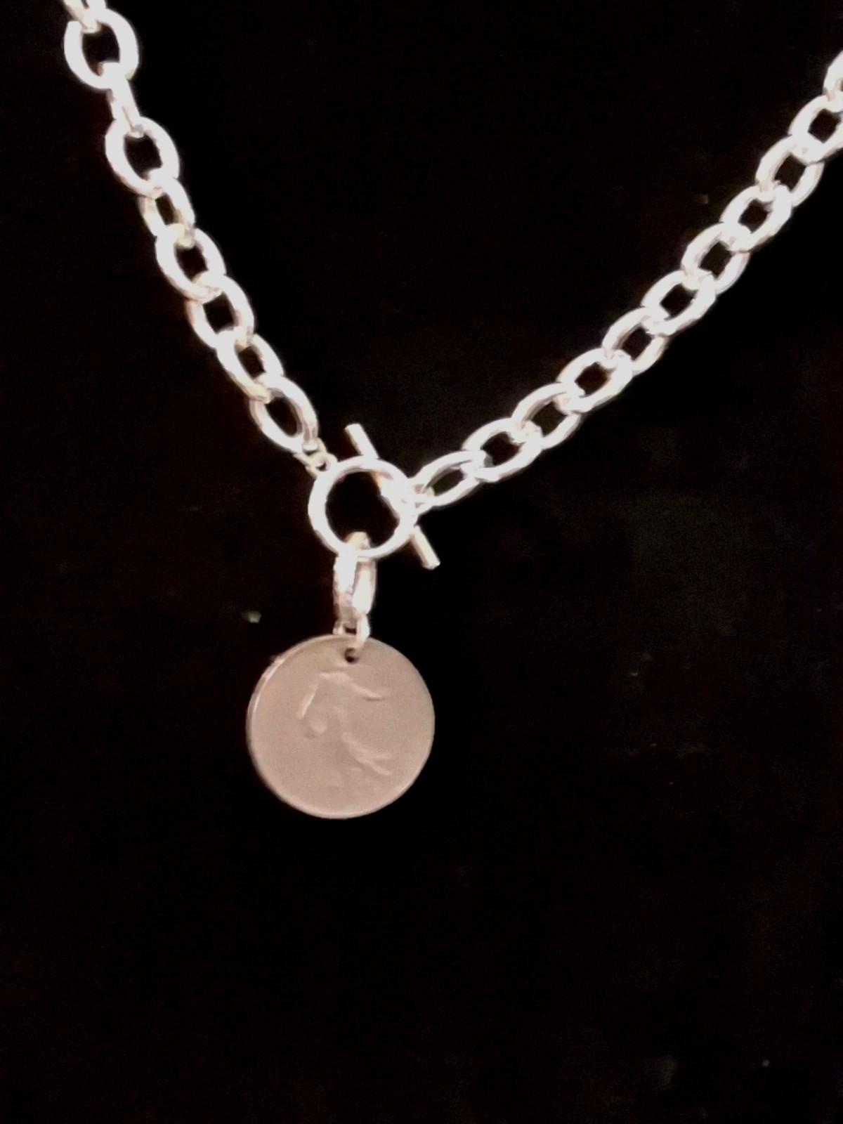 18 Inch Silvertone Oval Link Chain With A Coin Pendant (1Franc)