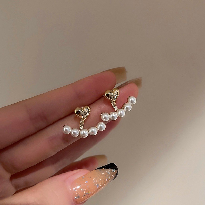 Women Pearl Earrings Back Hanging Fashion Metal Heart-Shaped New Shiny