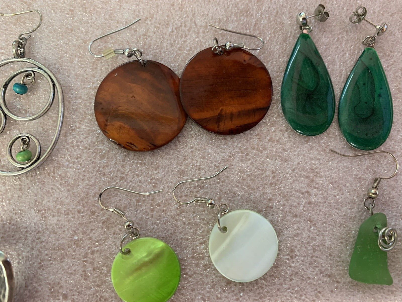 8 Pair Earrings Great Assortment Beads Dangles Dressy Casual