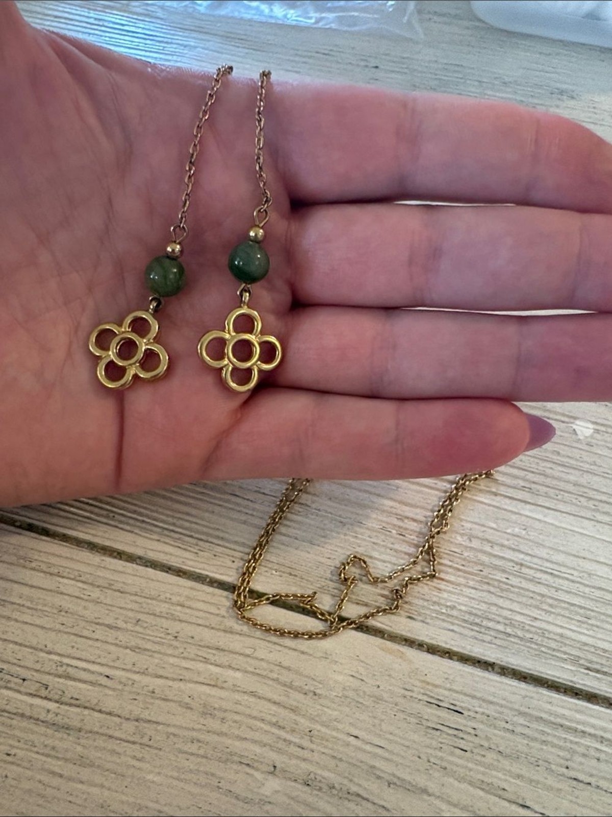 Avon Gold-Tone Floral Clover Lariat Necklace with Green Jade-Color Beads