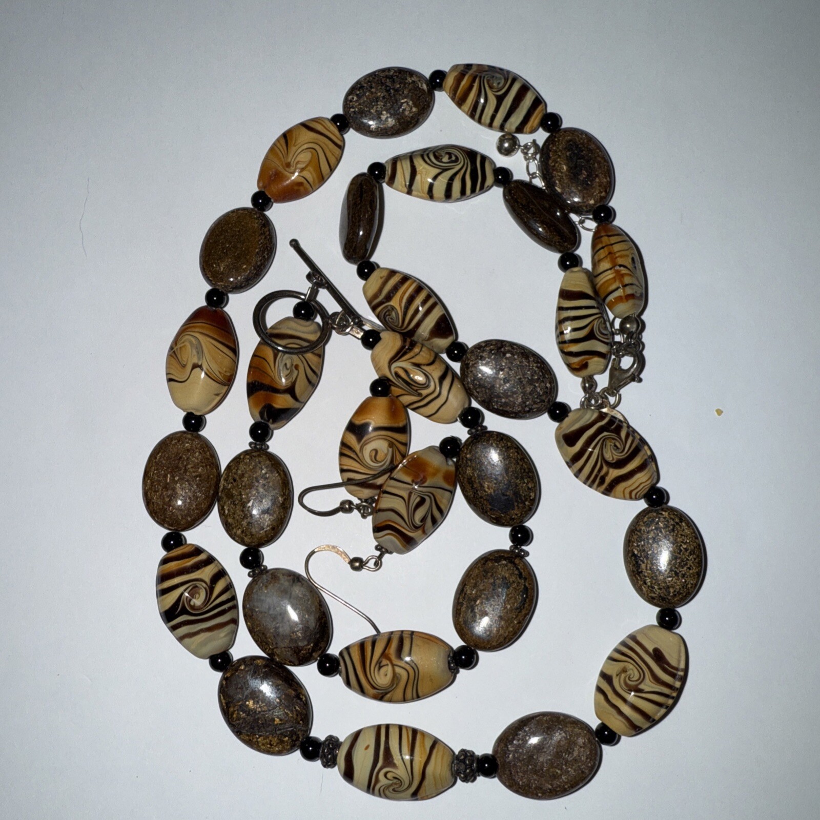 Donna Dresser Neutral Earth Tones Jewelry Set Necklace Earrings & Bracelet
