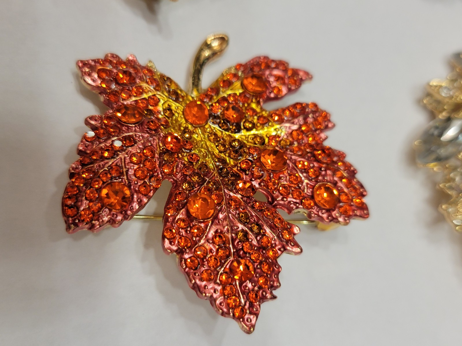 Gorgeous Rhinestone Flower Floral Leaf Stunning All Occasions Brooch Lot CA P56