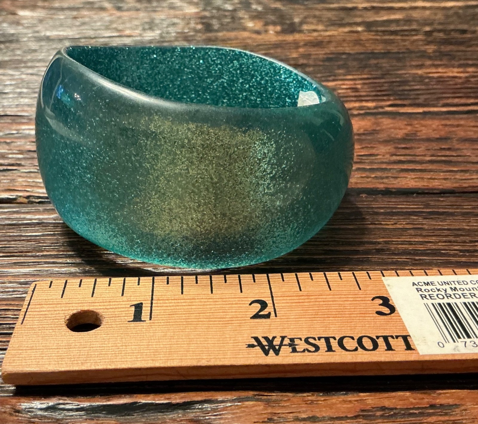 Vt Green-Blue Sparkling Lucite Wide Wave Bracelet, Diameter 2,6 Inches, 84,4gr
